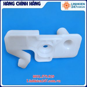 Chốt Cửa Tủ Lạnh Toshiba GR-AG66VA, GR-AG58, GR-AG46 Mã R7431012200289 Chính Hãng